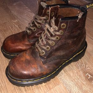Dr Marten Size 5 Brown boot
